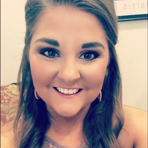 Meet your Posher, Leslie